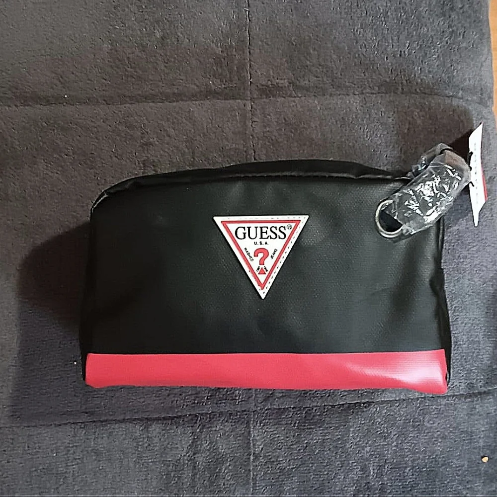 TGUESS Black And Red Travel Kit Bag